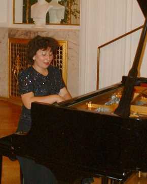 Saule Tatubaeva am Flügel
